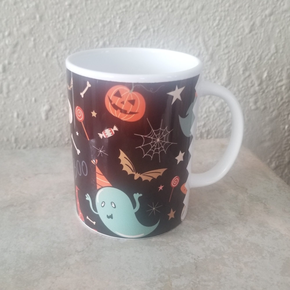 Halloween mug with lots of cute little doodles. 15oz
